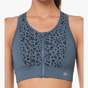 Dynamic Gray Leopard Print Sports Bra